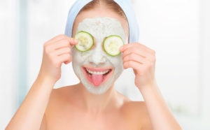 How does cucumber work on the skin?