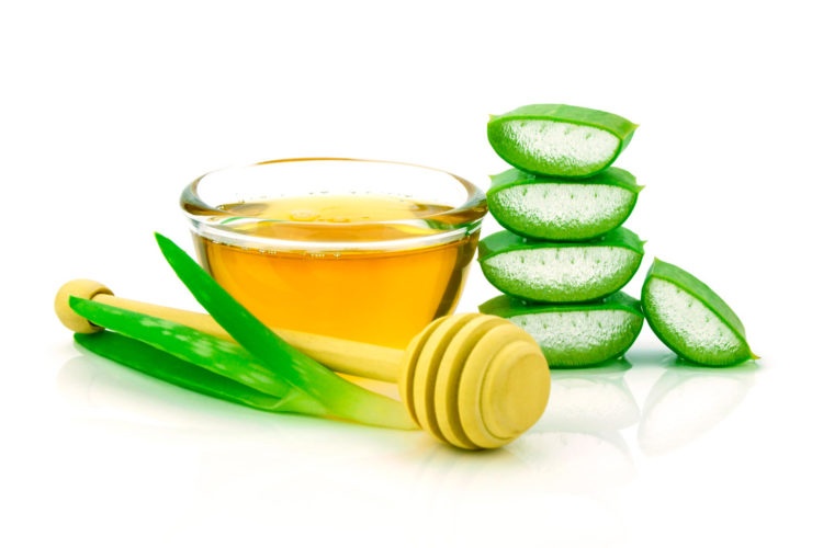 Acne, fight it off with honey and aloe vera